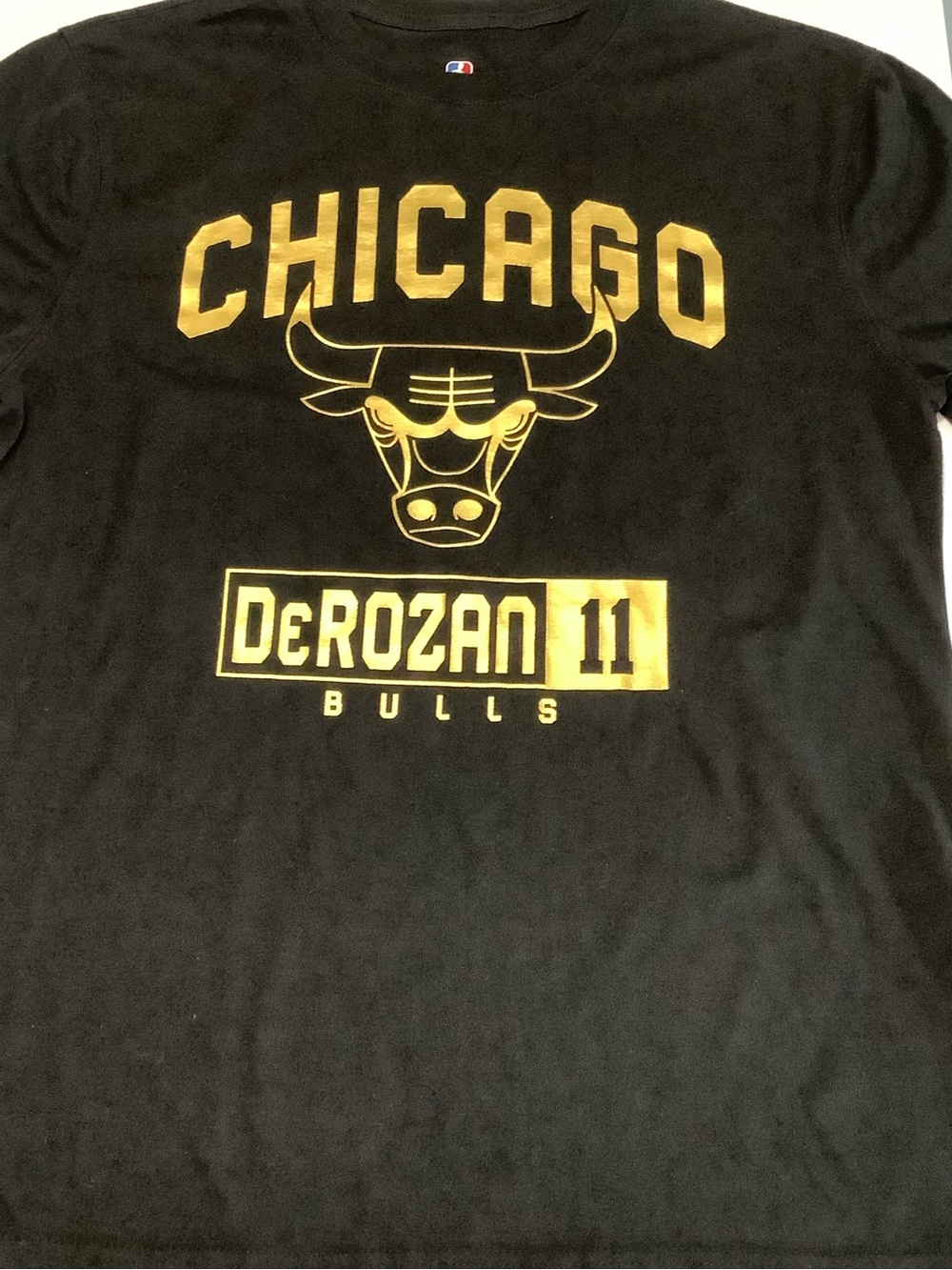 Chicago Bulls DeRozan #11 Black and Gold Graphic Tee